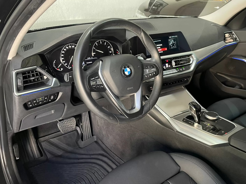 Foto do veículo BMW 320I 2.0 SPORT 2020 50.000 KM 189.900,00