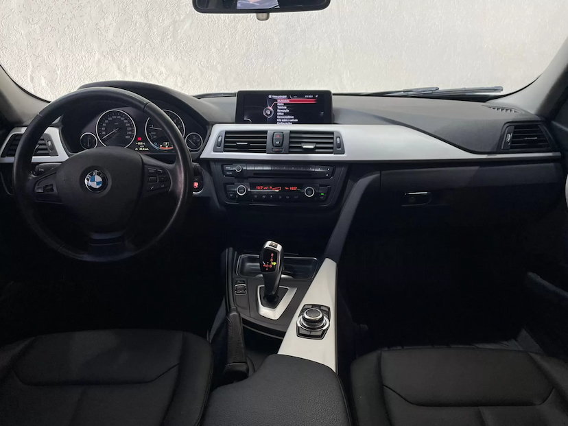 Foto do veículo BMW 320I 2.0 SPORT 2014 73.000 KM 89.900,00