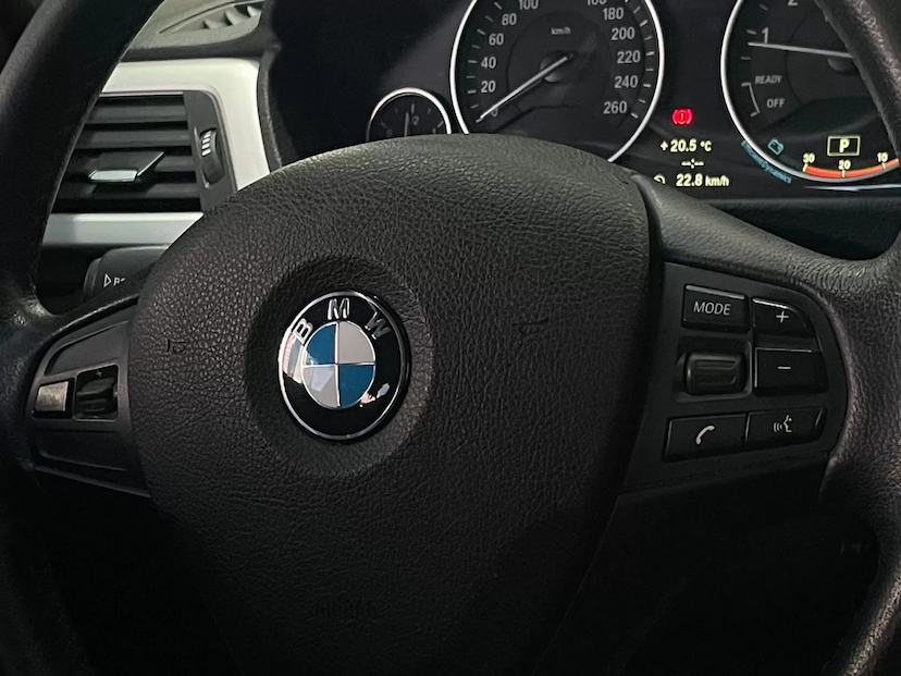 Foto do veículo BMW 320I 2.0 SPORT 2014 73.000 KM 89.900,00