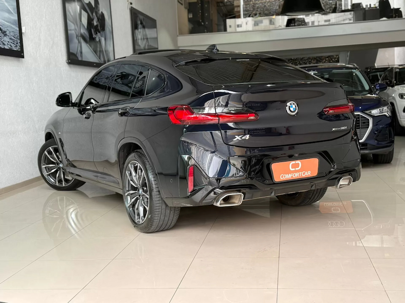 Foto do veículo BMW X4 2.0 16V GASOLINA XDRIVE30I M SPORT STEPTRONIC 2023 20.000 KM 394.900,00