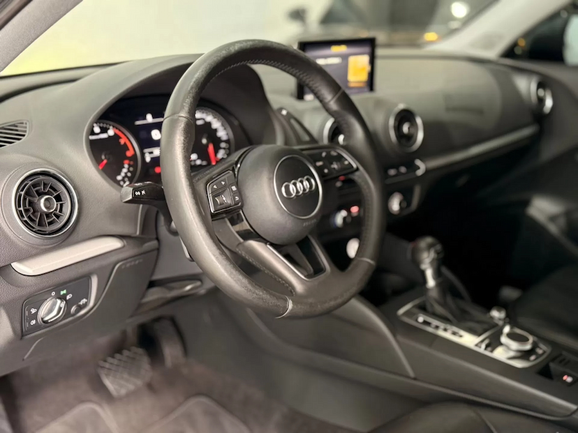 Foto do veículo AUDI A3 1.4 TFSI SEDAN ATTRACTION 16V FLEX 4P TIPTRONIC 2017 80.000 KM 84.900,00