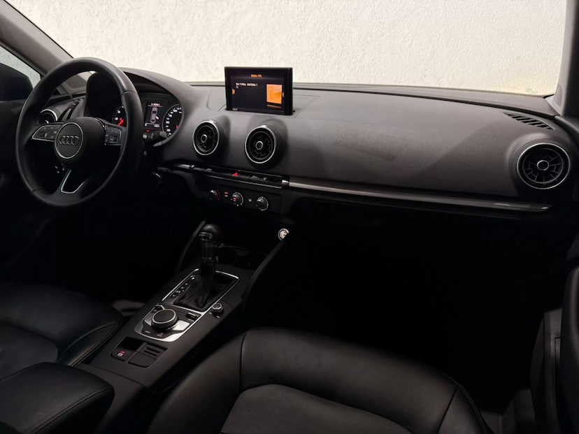 Foto do veículo AUDI A3 1.4 TFSI SEDAN ATTRACTION 16V FLEX 4P TIPTRONIC 2017 80.000 KM 84.900,00