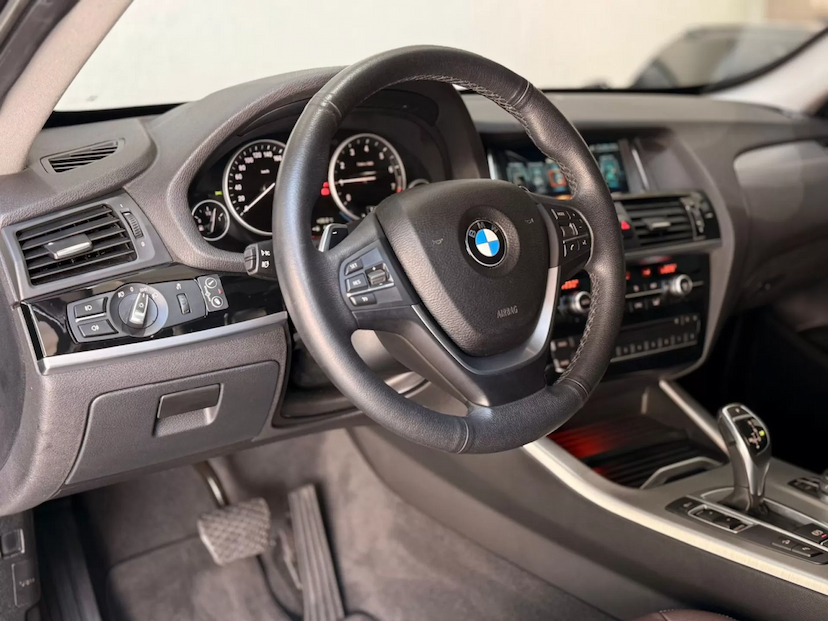 Foto do veículo BMW X4 2.0 28I X LINE 4X4 16V TURBO GASOLINA 4P AUTOMÁTICO 2017 68.000 KM 169.900,00