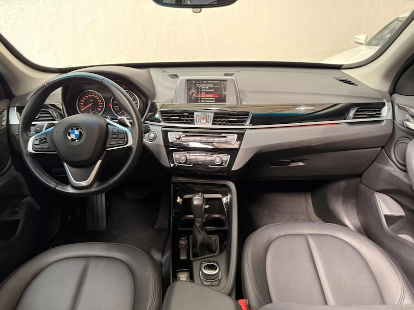 Foto do veículo BMW X1 2.0 16V TURBO ACTIVEFLEX SDRIVE20I X-LINE 4P AUTOMÁTICO 2018 33.000 KM 159.900,00