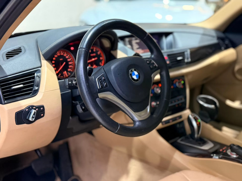 Foto do veículo BMW X1 2.0 16V TURBO ACTIVEFLEX SDRIVE20I 4P AUTOMÁTICO 2015 110.000 KM 89.900,00