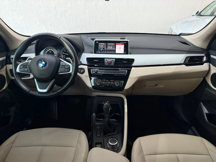 Foto do veículo BMW X1 2.0 16V TURBO ACTIVEFLEX SDRIVE20I 4P AUTOMÁTICO 2020 72.000 KM 129.900,00