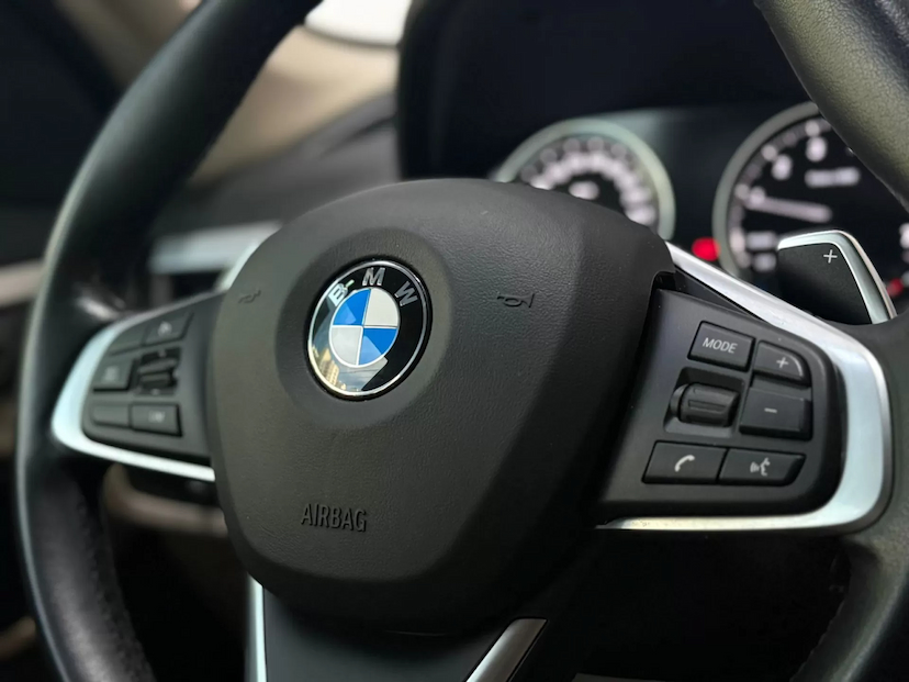 Foto do veículo BMW X1 2.0 16V TURBO ACTIVEFLEX SDRIVE20I 4P AUTOMÁTICO 2020 72.000 KM 129.900,00