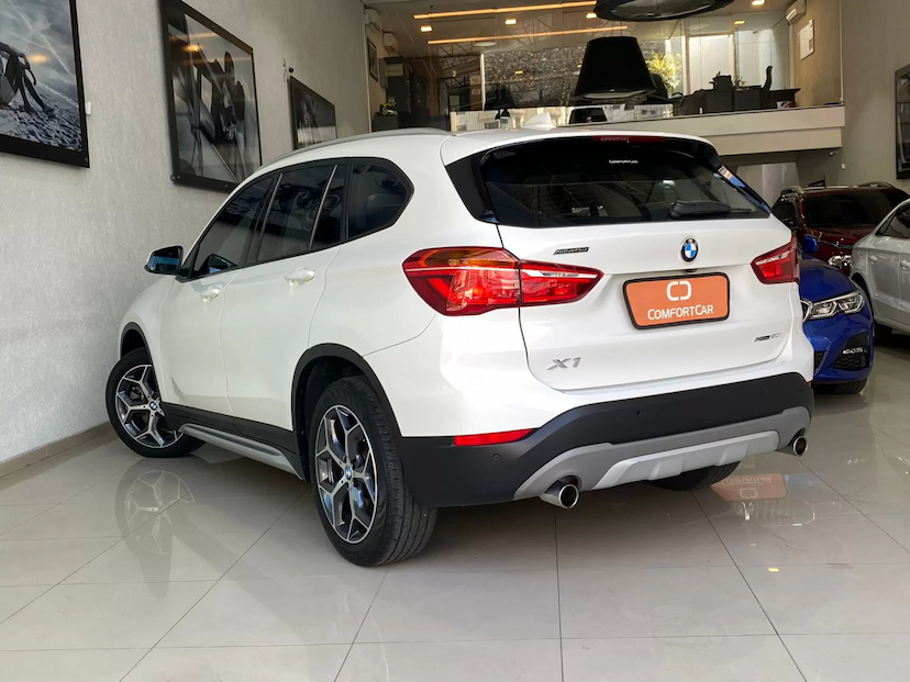 Foto do veículo BMW X1 2.0 16V TURBO ACTIVEFLEX SDRIVE20I X-LINE 4P AUTOMÁTICO 2018 63.000 KM 129.900,00