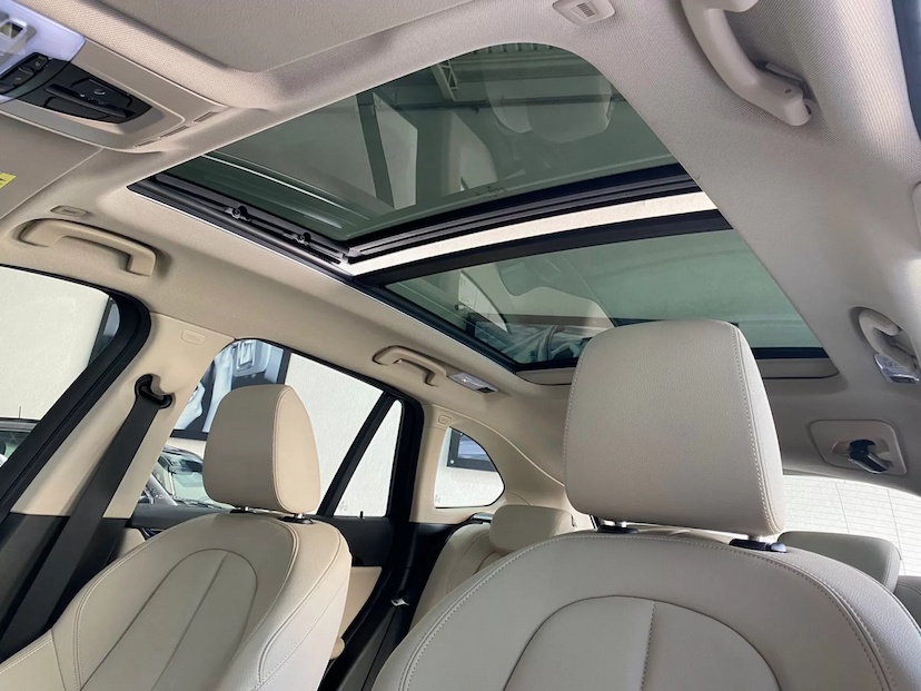 Foto do veículo BMW X1 2.0 16V TURBO ACTIVEFLEX SDRIVE20I X-LINE 4P AUTOMÁTICO 2019 75.000 KM 135.900,00