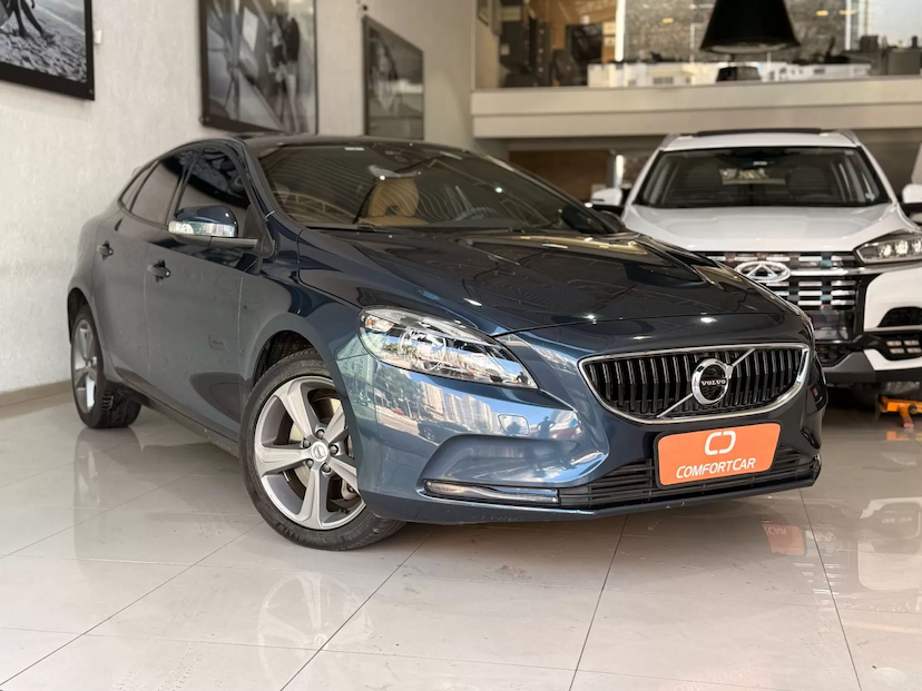 Foto do veículo VOLVO V40 2.0 T4 KINETIC GASOLINA 4P AUTOMÁTICO 2019 55.000 KM 89.900,00