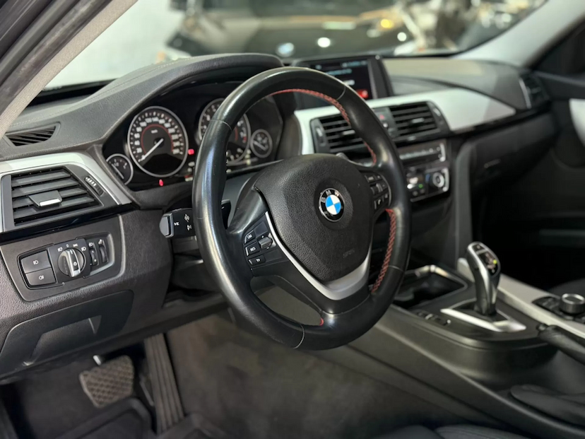 Foto do veículo BMW 320I 2.0 SPORT 16V TURBO ACTIVE FLEX 4P AUTOMÁTICO 2018 80.000 KM 118.900,00
