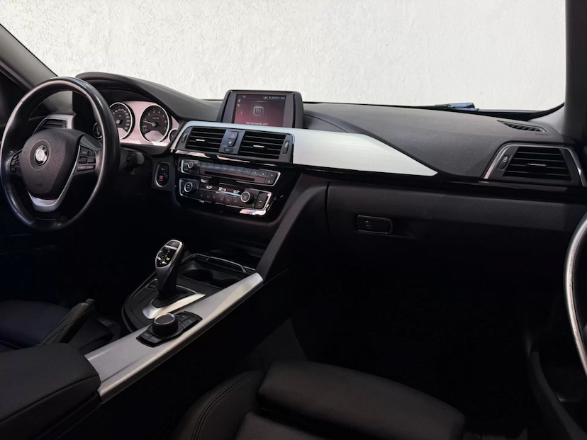 Foto do veículo BMW 320I 2.0 SPORT 16V TURBO ACTIVE FLEX 4P AUTOMÁTICO 2018 80.000 KM 118.900,00