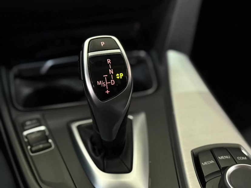 Foto do veículo BMW 320I 2.0 SPORT 16V TURBO ACTIVE FLEX 4P AUTOMÁTICO 2018 80.000 KM 118.900,00