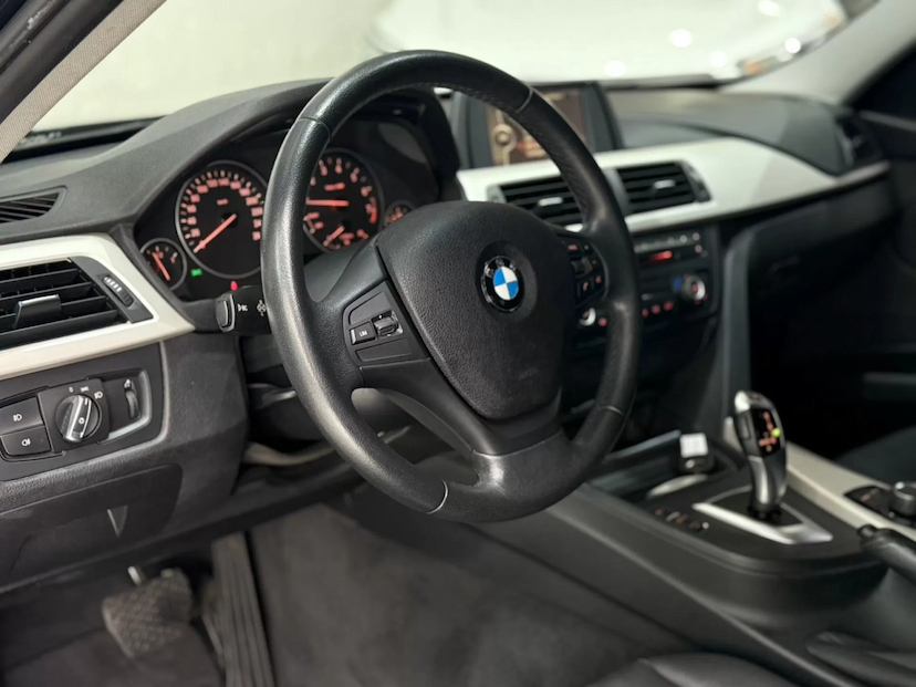 Foto do veículo BMW 316I 1.6 SEDAN 16V TURBO GASOLINA 4P AUTOMATICO 2014 73.000 KM 78.900,00