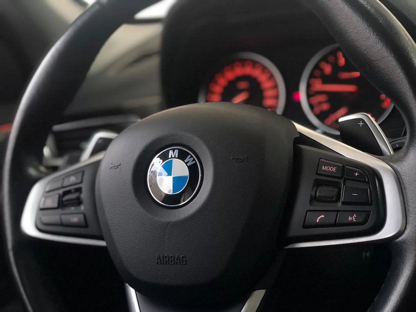 Foto do veículo BMW X1 2.0 16V TURBO GASOLINA SDRIVE20I X-LINE 4P AUTOMÁTICO 2017 60.000 KM 114.900,00