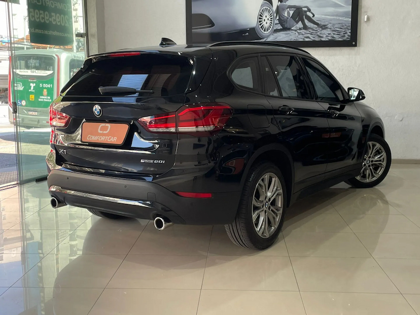 Foto do veículo BMW X1 2.0 16V TURBO ACTIVEFLEX SDRIVE20I 4P AUTOMÁTICO 2020 60.000 KM 128.900,00