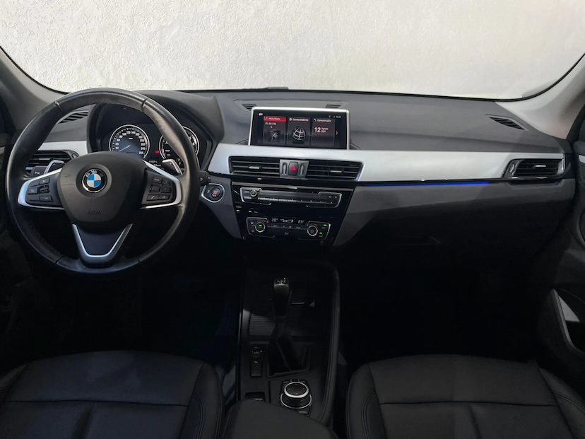 Foto do veículo BMW X1 2.0 16V TURBO ACTIVEFLEX SDRIVE20I 4P AUTOMÁTICO 2020 60.000 KM 128.900,00