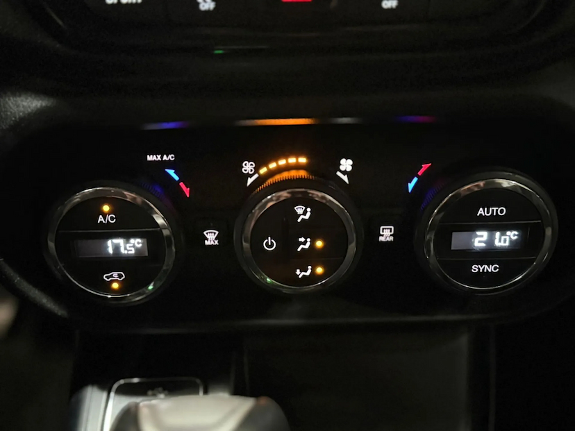 Foto do veículo FIAT TORO 1.8 16V EVO FLEX FREEDOM AT6 2019 58.000 KM 86.900,00