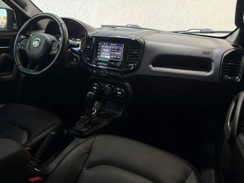 Foto do veículo FIAT TORO 2.0 16V TURBO DIESEL ULTRA 4WD AT9 2021 75.000 KM 119.900,00