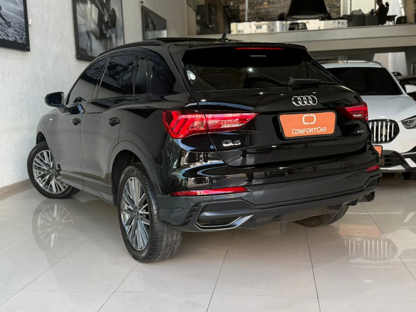 Foto do veículo AUDI Q3 2.0 40 TFSI GASOLINA PERFORMANCE BLACK QUATTRO TIPTRONIC 2022 60.000 KM 179.900,00