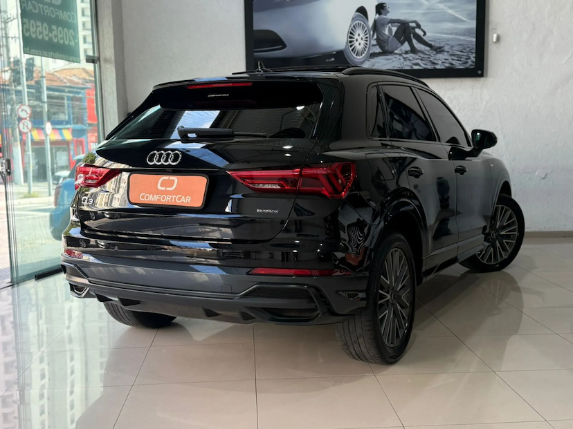Foto do veículo AUDI Q3 2.0 40 TFSI GASOLINA PERFORMANCE BLACK QUATTRO TIPTRONIC 2022 60.000 KM 179.900,00