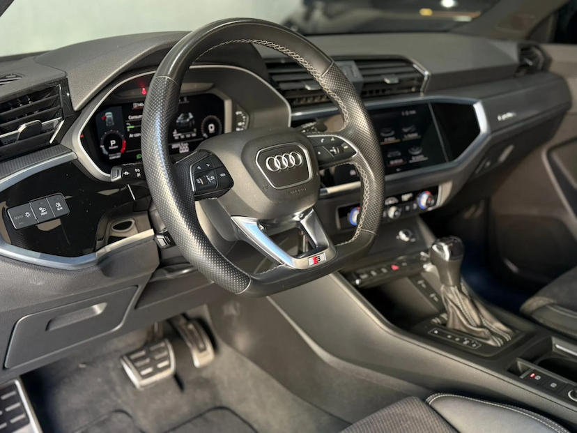 Foto do veículo AUDI Q3 2.0 40 TFSI GASOLINA PERFORMANCE BLACK QUATTRO TIPTRONIC 2022 60.000 KM 179.900,00