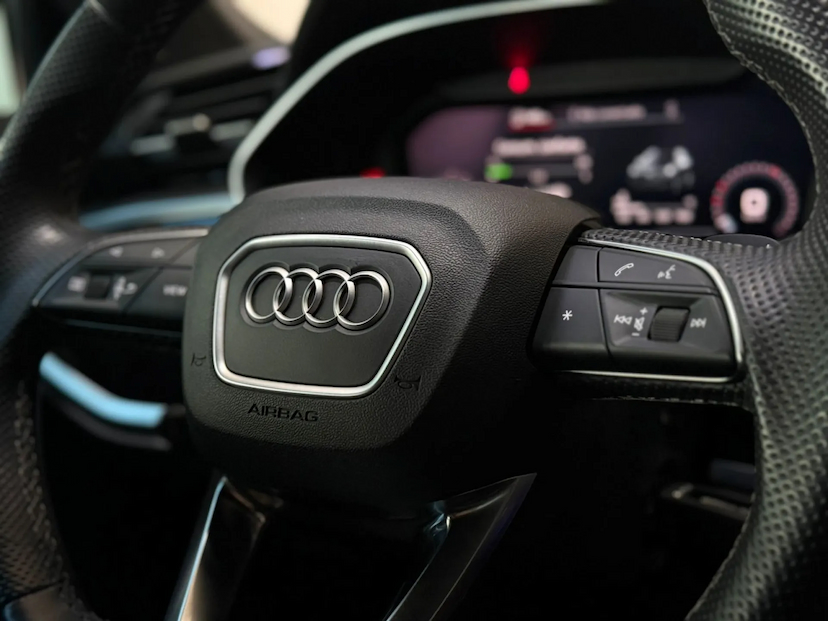 Foto do veículo AUDI Q3 2.0 40 TFSI GASOLINA PERFORMANCE BLACK QUATTRO TIPTRONIC 2022 60.000 KM 179.900,00