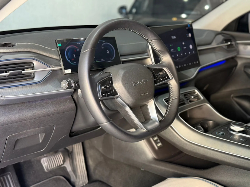 Foto do veículo BYD KING 1.5 DM-I PHEV GS AUTOMÁTICO 2025 45.000 KM 147.900,00