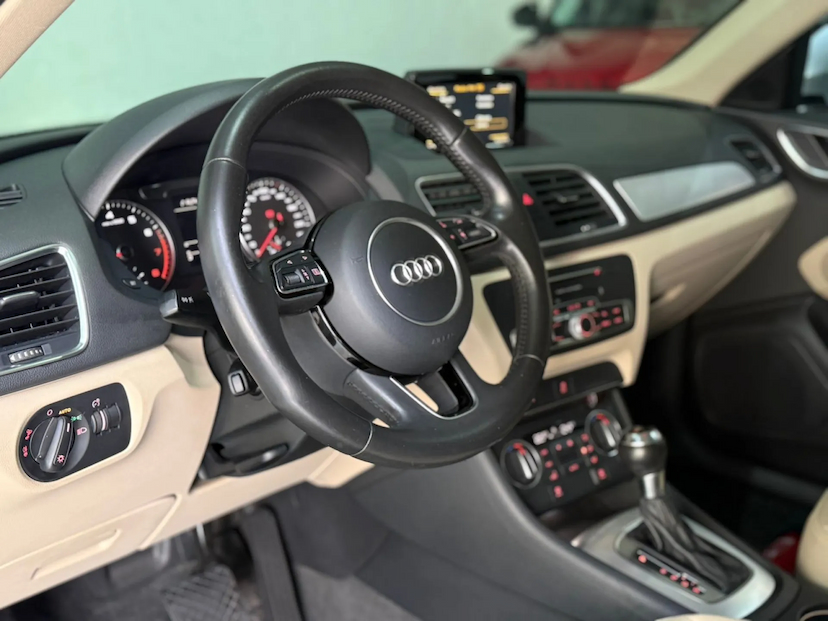 Foto do veículo AUDI Q3 1.4 TFSI AMBIENTE GASOLINA 4P S TRONIC 2017 115.000 KM 87.900,00