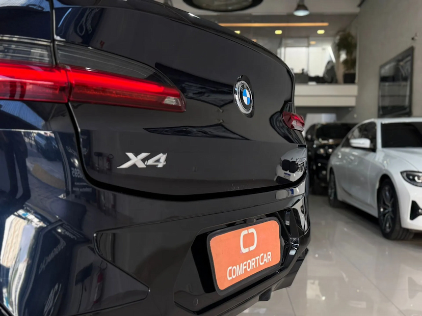 Foto do veículo BMW X4 2.0 16V GASOLINA XDRIVE30I M SPORT STEPTRONIC 2022 35.000 KM 349.900,00