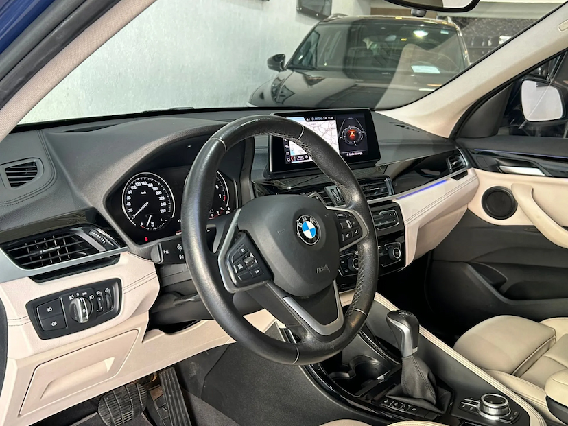 Foto do veículo BMW X1 2.0 16V TURBO ACTIVEFLEX SDRIVE20I X-LINE 4P AUTOMÁTICO 2021 70.000 KM 154.900,00