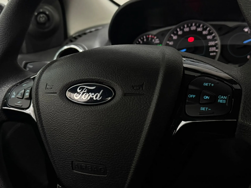 Foto do veículo FORD KA 1.5 TI-VCT FLEX TITANIUM AUTOMÁTICO 2019 38.000 KM 58.900,00