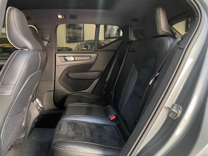 Foto do veículo VOLVO XC40 2.0 T5 R-DESIGN 2019 60.000 KM 209.900,00