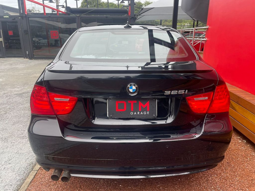 Foto do veículo BMW 325I 2.5 AUTO 2011 116.307 KM 65.900,00