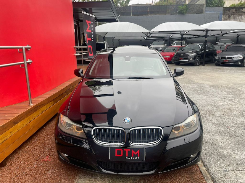 Foto do veículo BMW 325I 2.5 AUTO 2011 116.307 KM 65.900,00
