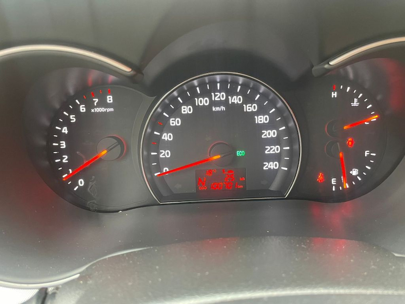 Foto do veículo KIA SORENTO EX 5L 2015 100.700 KM 85.000,00