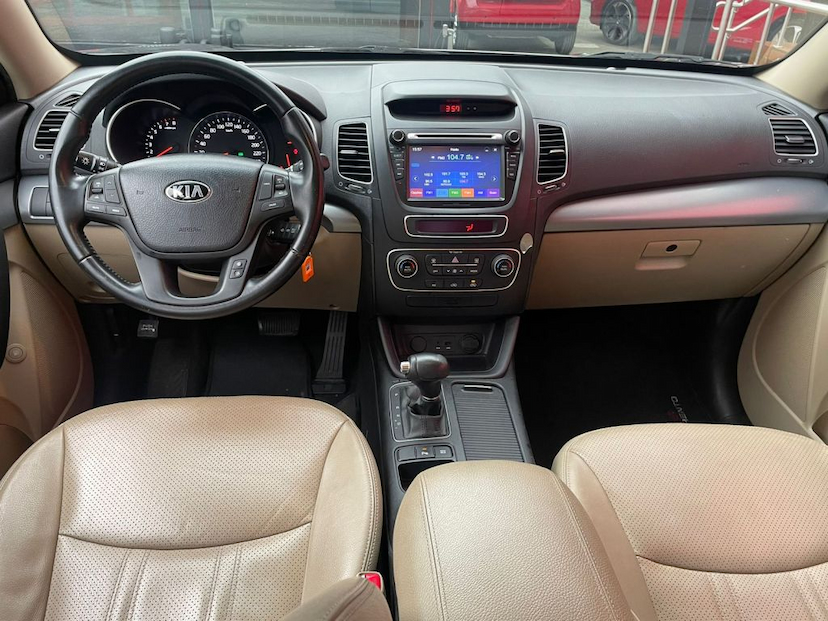 Foto do veículo KIA SORENTO EX 5L 2015 100.700 KM 85.000,00