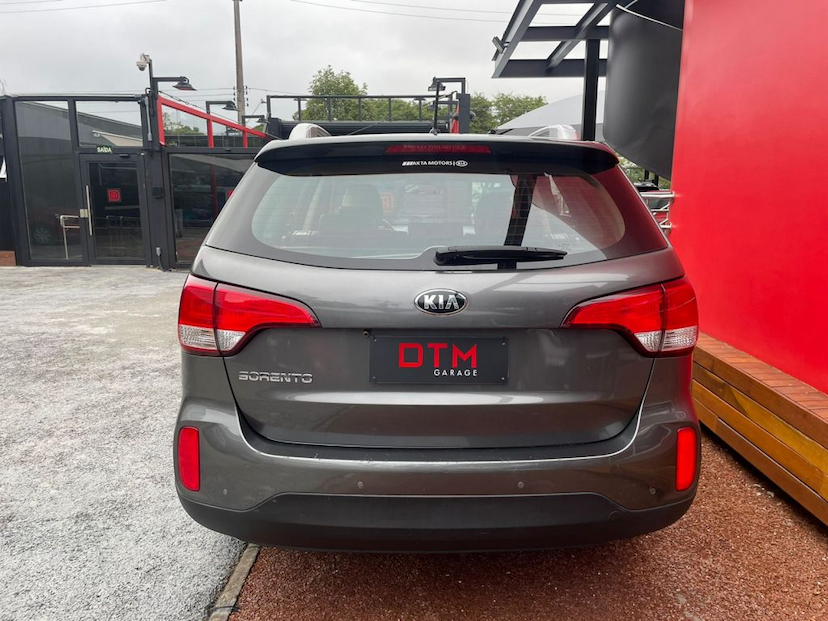 Foto do veículo KIA SORENTO EX 5L 2015 100.700 KM 85.000,00