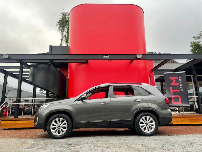 Foto do veículo KIA SORENTO EX 5L 2015 100.700 KM 85.000,00