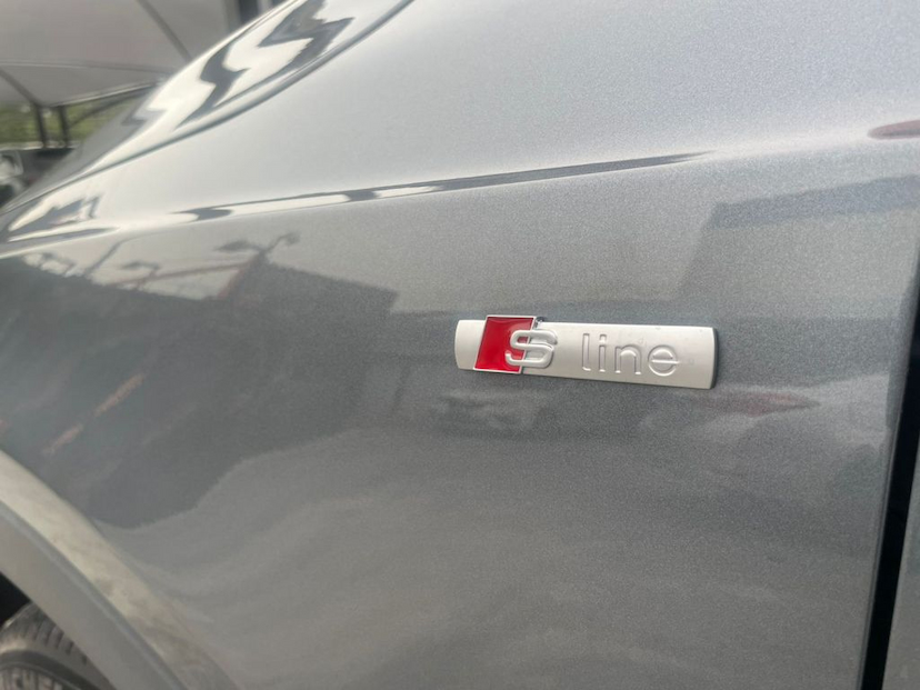 Foto do veículo AUDI Q3 1.4 S-LINE 2017 51.439 KM 124.900,00