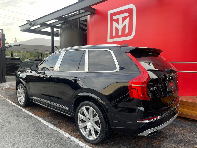Foto do veículo VOLVO XC90 T8 HYBRID EXCELLENCE AWD GEARTRONIC 2017 46.020 KM 344.900,00