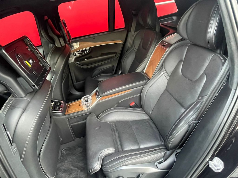 Foto do veículo VOLVO XC90 T8 HYBRID EXCELLENCE AWD GEARTRONIC 2017 46.020 KM 344.900,00