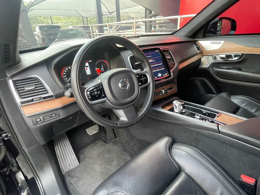 Foto do veículo VOLVO XC90 T8 HYBRID EXCELLENCE AWD GEARTRONIC 2017 46.020 KM 344.900,00