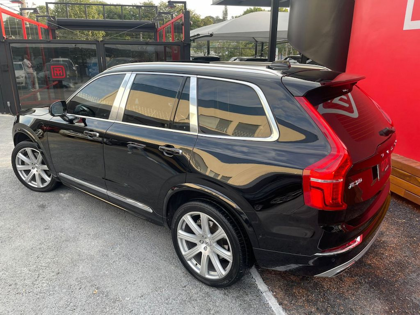 Foto do veículo VOLVO XC90 T8 HYBRID EXCELLENCE AWD GEARTRONIC 2017 46.020 KM 344.900,00