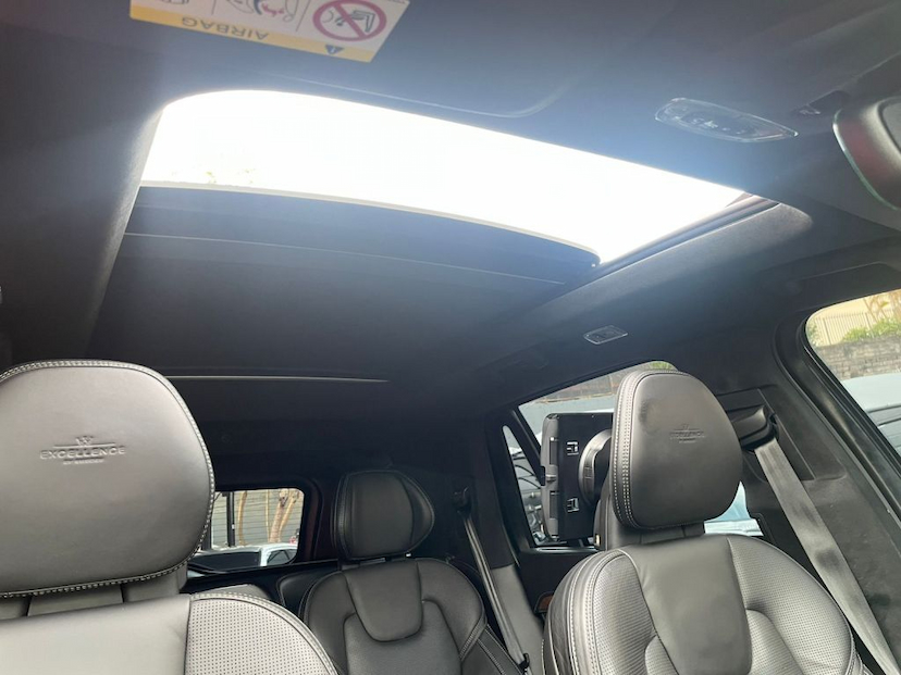 Foto do veículo VOLVO XC90 T8 HYBRID EXCELLENCE AWD GEARTRONIC 2017 46.020 KM 344.900,00