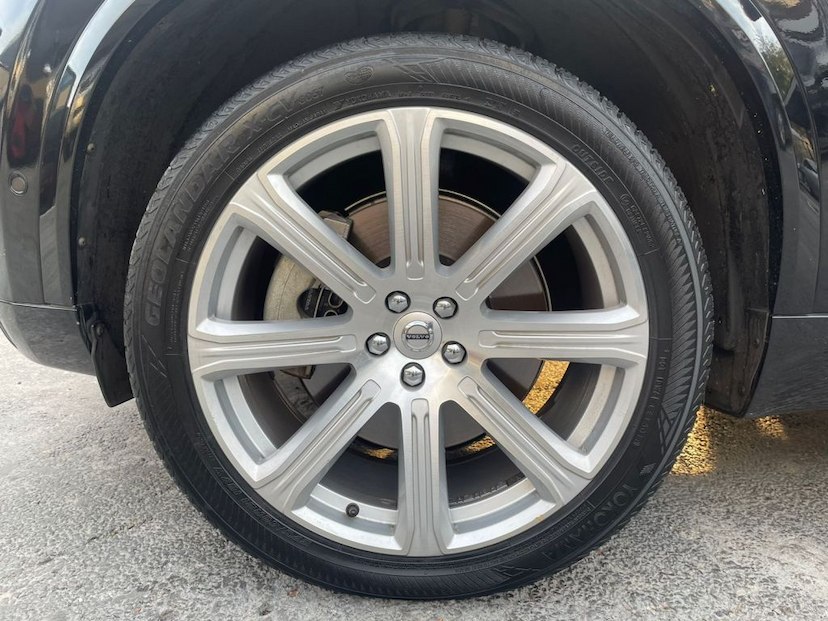 Foto do veículo VOLVO XC90 T8 HYBRID EXCELLENCE AWD GEARTRONIC 2017 46.020 KM 344.900,00