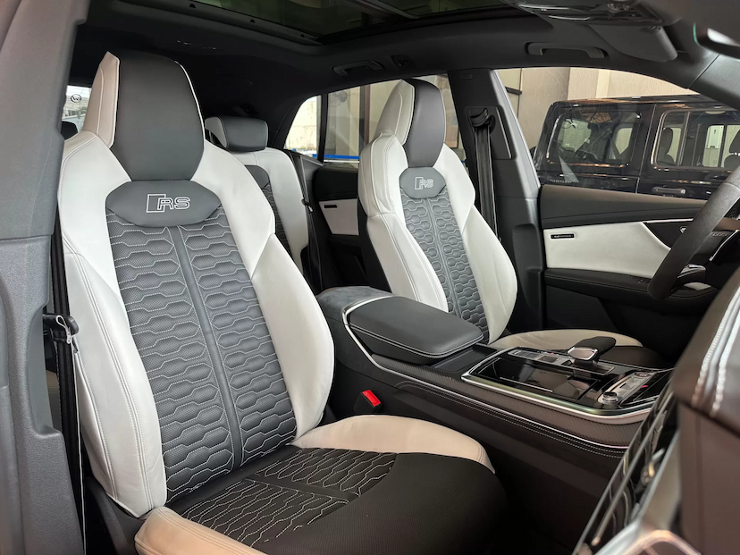 Foto do veículo AUDI RS Q8 4.0 V8 TWINTURBO MHEV TIPTRONIC 2023 1.850 KM 1.099.000,00