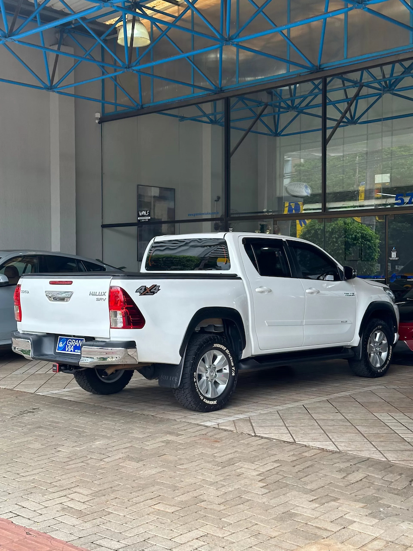 Foto do veículo TOYOTA HILUX 2.8 SRV 4X4 CD 16V DIESEL 4P AUTOMÁTICO 2018 107.781 KM 174.900,00