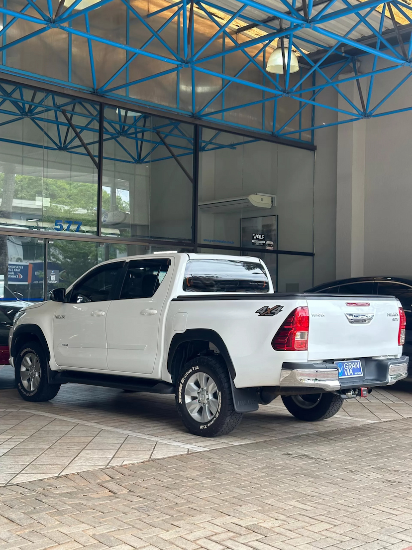 Foto do veículo TOYOTA HILUX 2.8 SRV 4X4 CD 16V DIESEL 4P AUTOMÁTICO 2018 107.781 KM 174.900,00