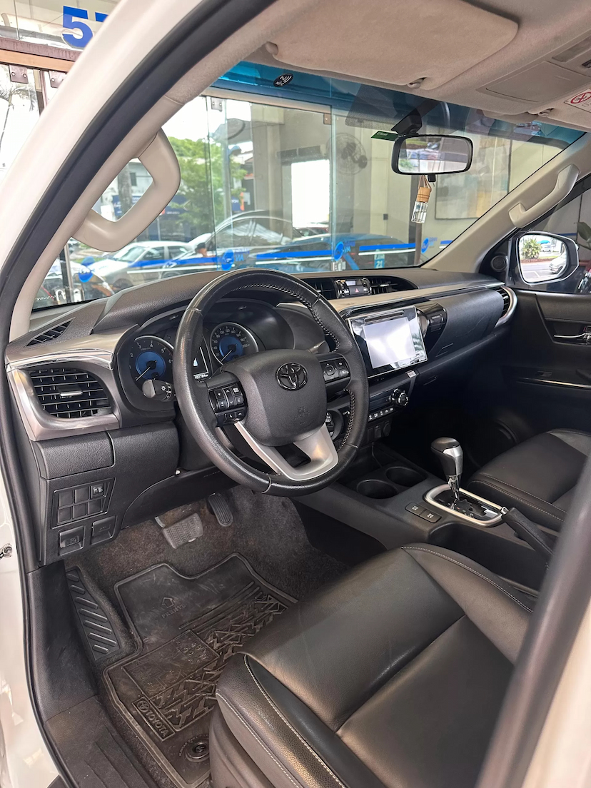 Foto do veículo TOYOTA HILUX 2.8 SRV 4X4 CD 16V DIESEL 4P AUTOMÁTICO 2018 107.781 KM 174.900,00